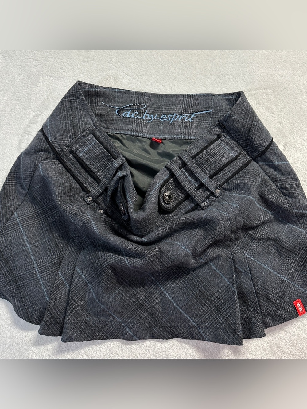 Y2K EDC women's grey black plaid pleated mini skirt with waist accents, 8 US. - Picture 4 of 7